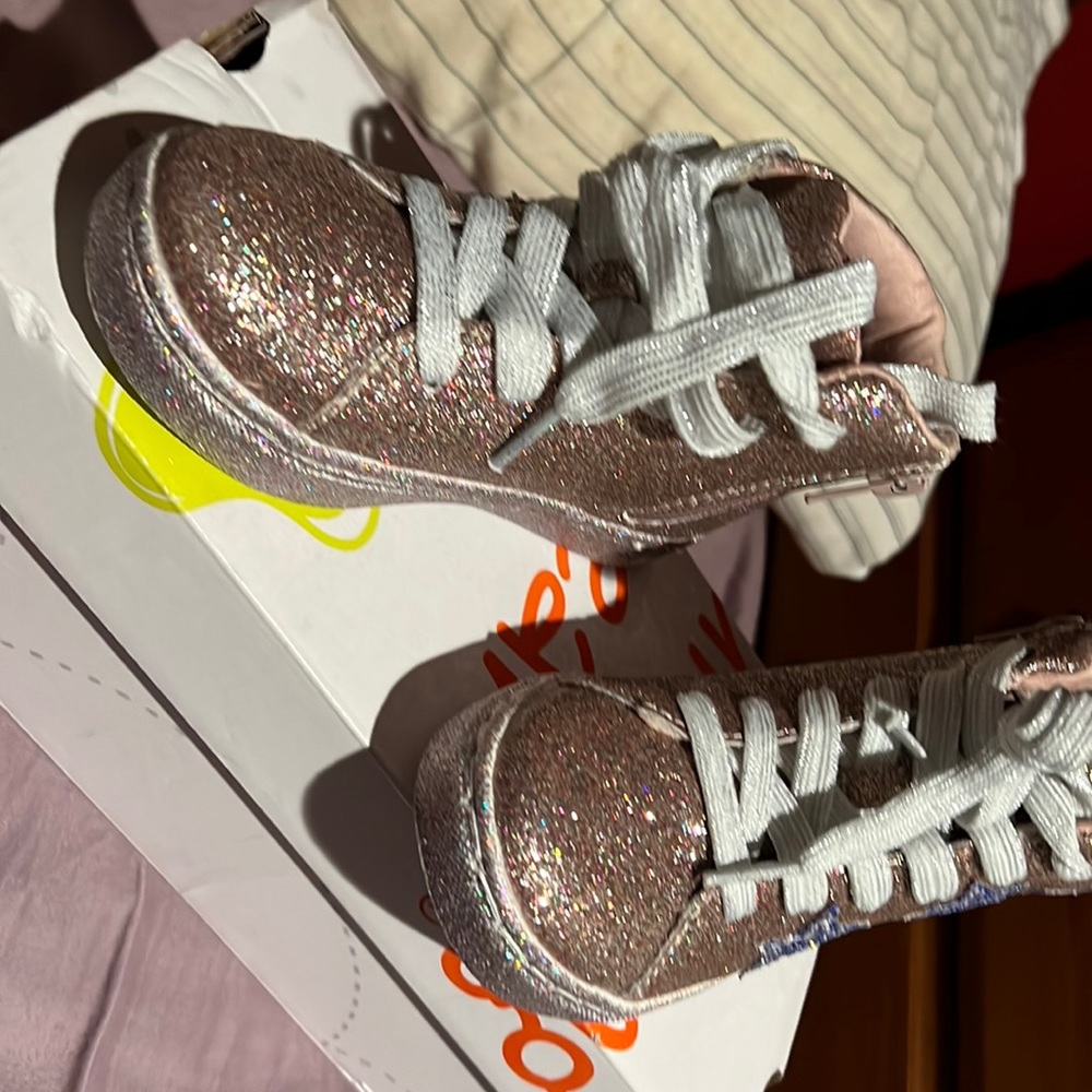 11t gold glittet shoes